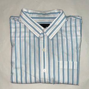 Calvin Klein Jeans Mens Button Down Shirt. XL White & Blue Striped